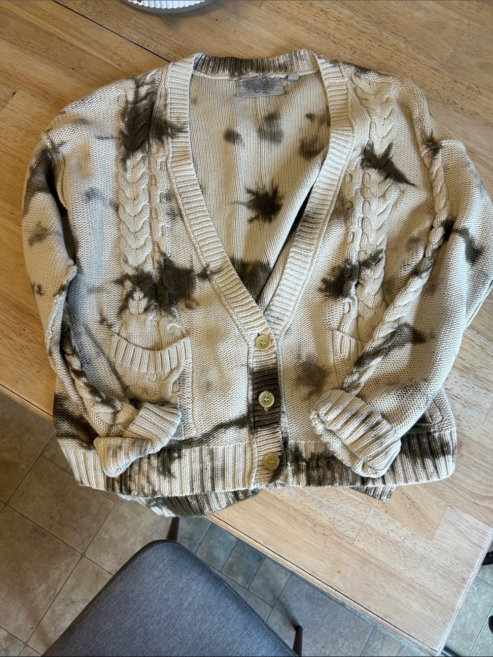 Tie-Dye Cable Knit V-Neck Cardigan Sweater - Beige/olive green